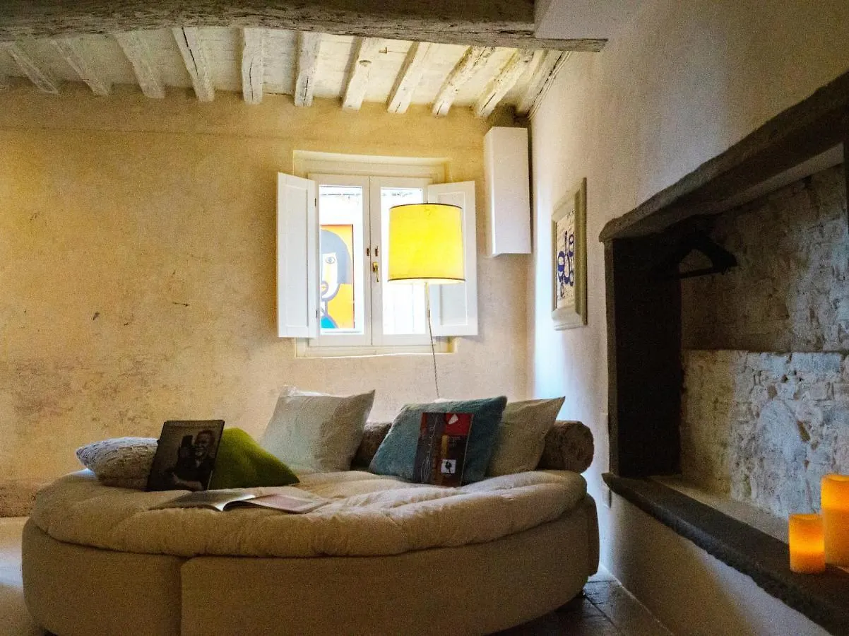 Art Suite Gallery - Tuscany - Medieval Town Close To Florence, Pisa, Lucca, Chianti Zone, Versilia Santa Maria a Monte 0*,  Italy
